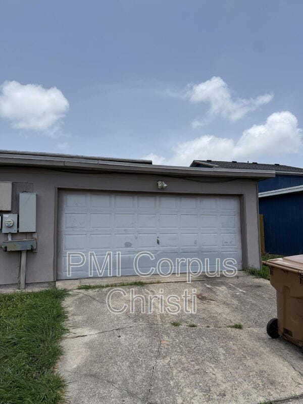 Building Photo - 5001 Meandering Ln