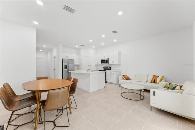 Building Photo - 8508 Lunar Skye St
