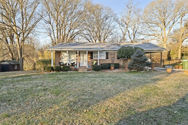 Primary Photo - 107 Maple Dr