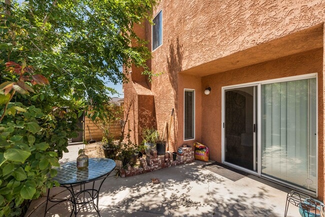 Building Photo - 45322 Pickford Ave