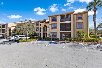 Building Photo - ** FAIRWAY PRESERVE ** 1 BED / 1 BATH CONDO - PET OK! - LAKE VIEW - NORTH NAPLES - ANNUAL RENTAL