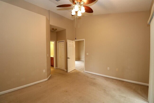 Building Photo - 104 Laurel Wood Way