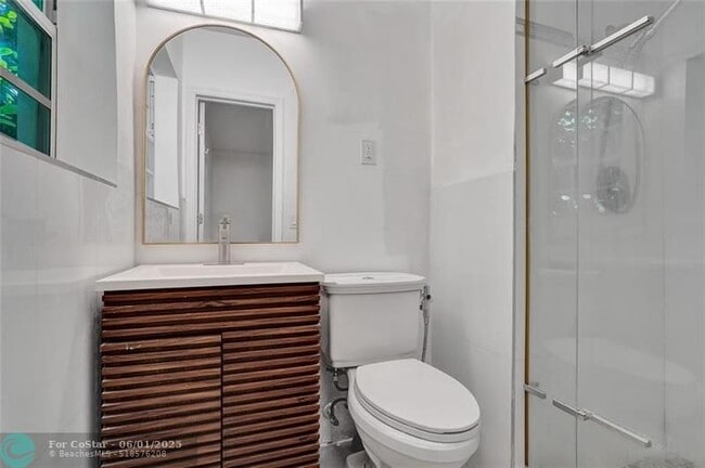 Building Photo - 775 81st St