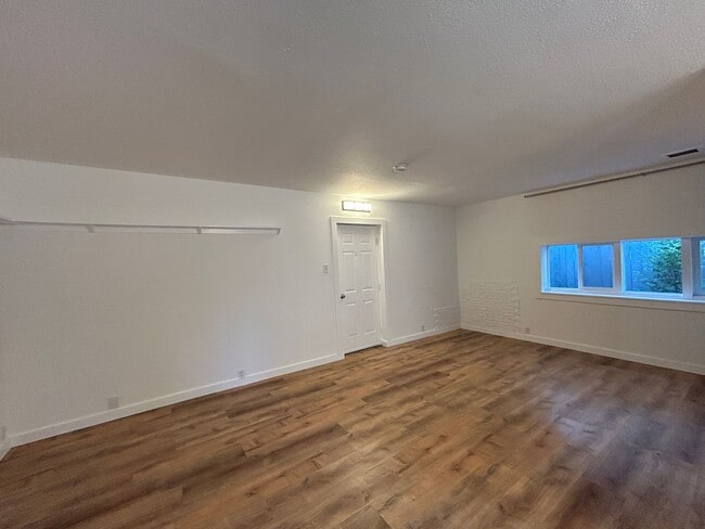 Building Photo - Newly Remodeled Studio in Downtown Redmond