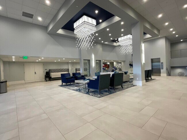 Building Photo - 14475 Strathmore Ln