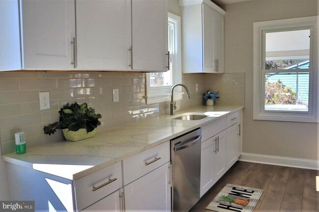 Building Photo - Charming Restored 5BR, 3.5BA Colonial Minutes from D.C.