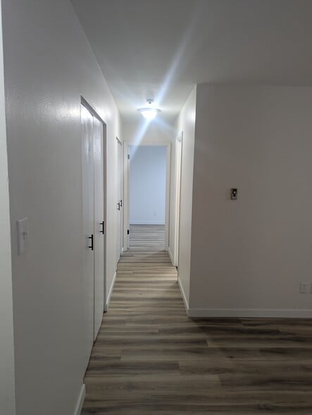 Building Photo - 7727 Hazelcrest Dr