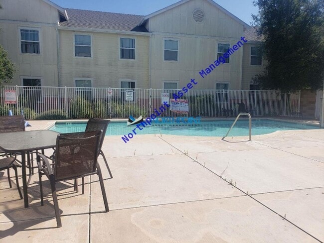 Building Photo - 4 BR/2.5 BA | Newly Renovated Single Family Home | 1-Car Covered Parking | Fully Fenced Backyard