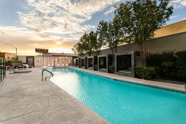 Building Photo - 4471 Dean Martin Dr
