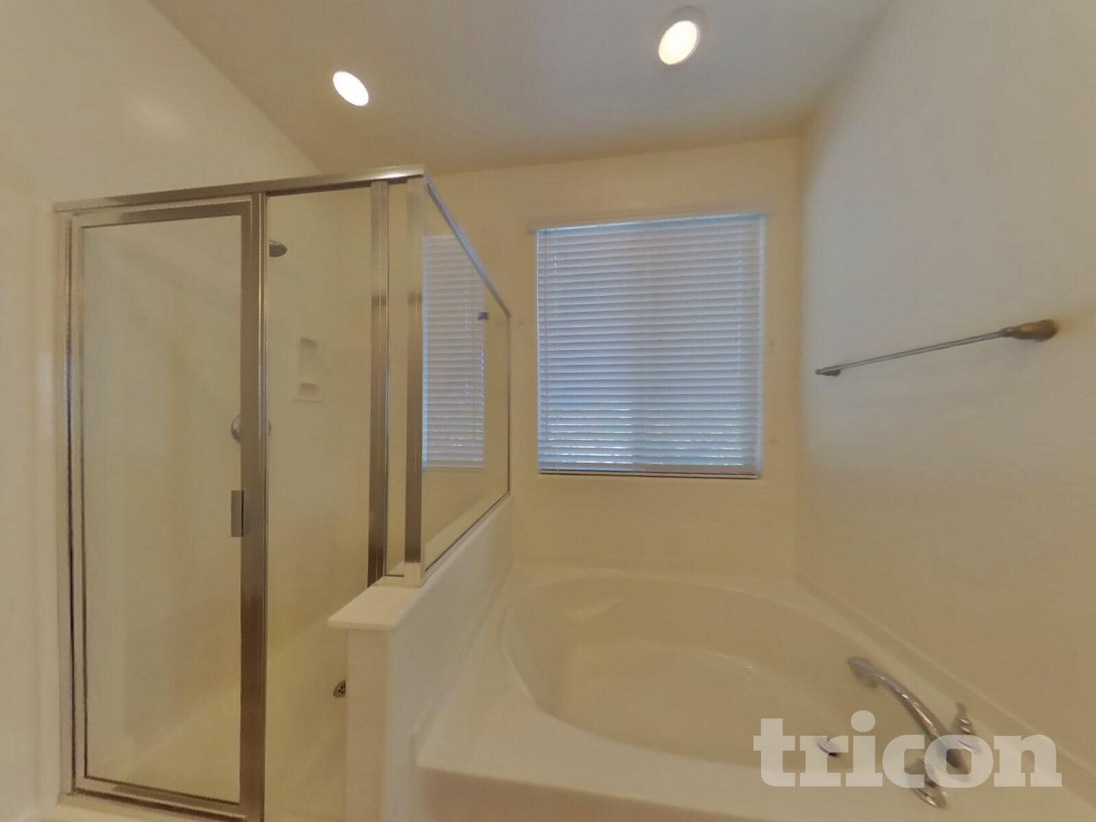 Building Photo - 2638 E Danbury Rd