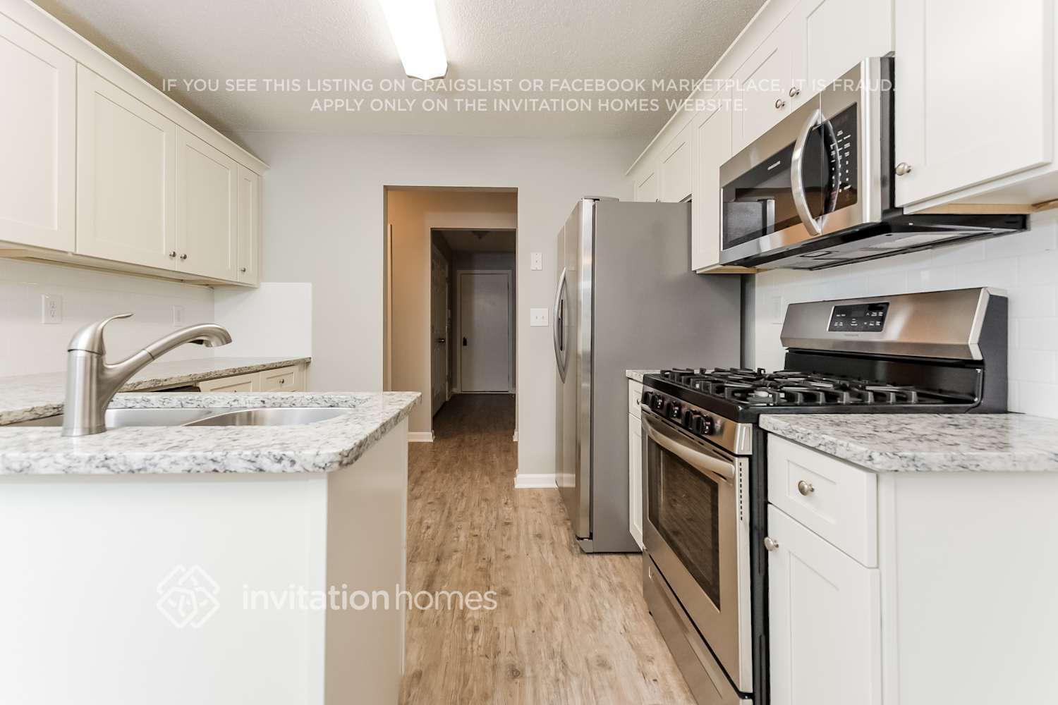 Building Photo - 4222 Arabian Way SW