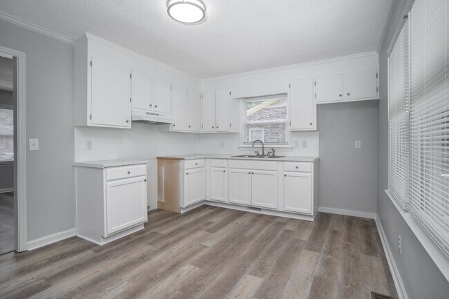 Building Photo - 580 Starling Way