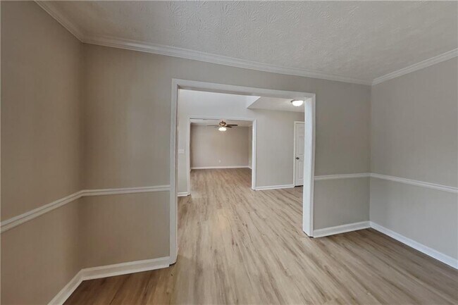 Building Photo - 2882 Manor Glen Ln NW