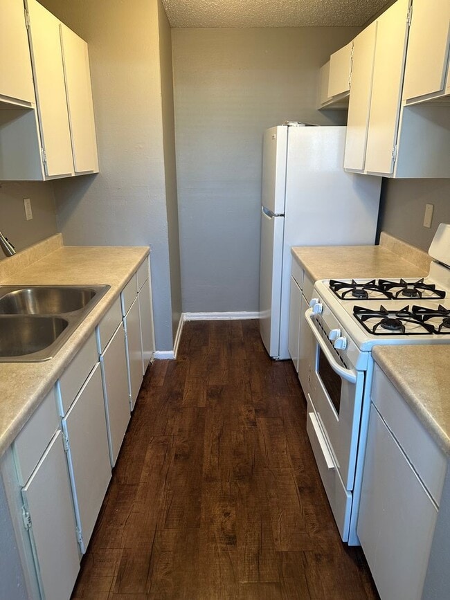 Building Photo - Brookview Duplexes "Where Peaceful Living ...