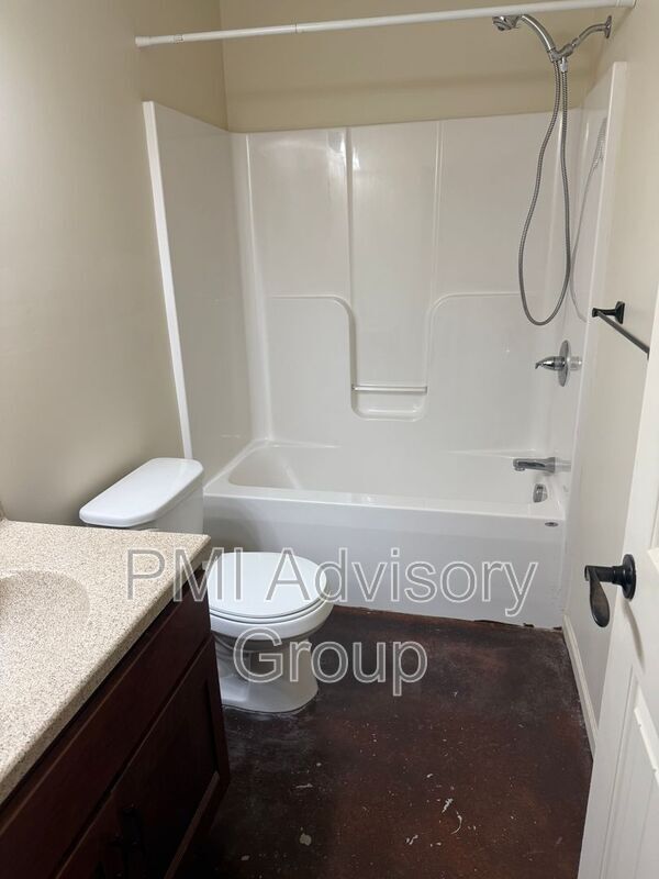 Building Photo - 2702 SE Taurus Ct