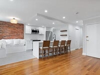 Building Photo - "Charming 2-Bedroom Retreat in the Heart of Boston's Vibrant North End"