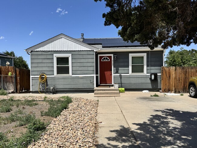Building Photo - 2745 W Archer Pl