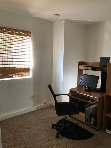 Building Photo - 4344 Willow Glen St