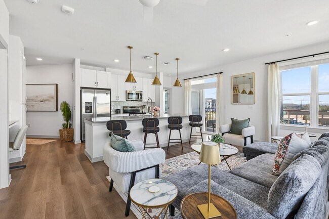 Building Photo - 1301 Leah Ave