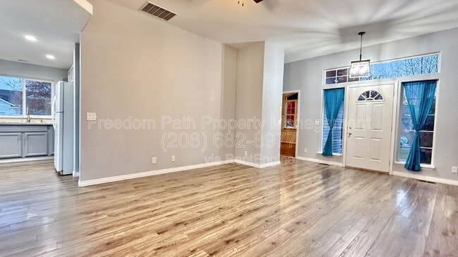 Building Photo - 2777 W Apperson Dr