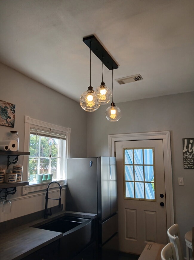 Building Photo - 3409 Avenue L