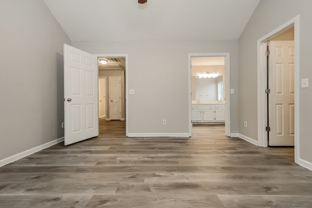 Building Photo - 2092 Wedgewood Dr