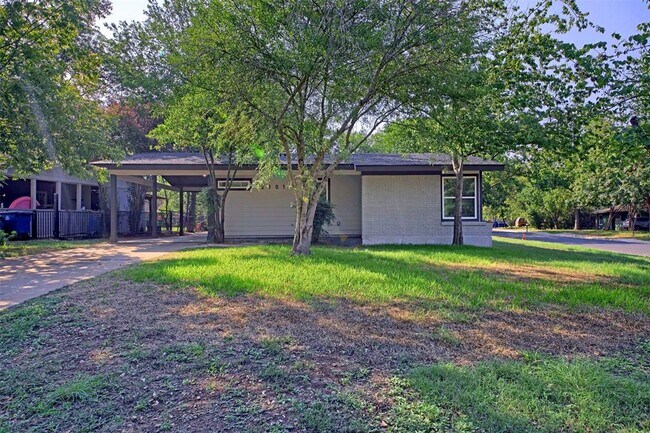 Building Photo - 2101 Benwick Cir