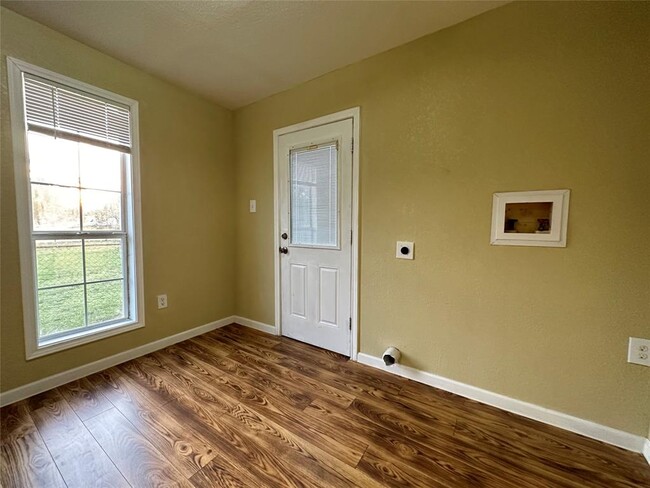 Building Photo - 3418 W Cedar Bayou Lynchburg Rd