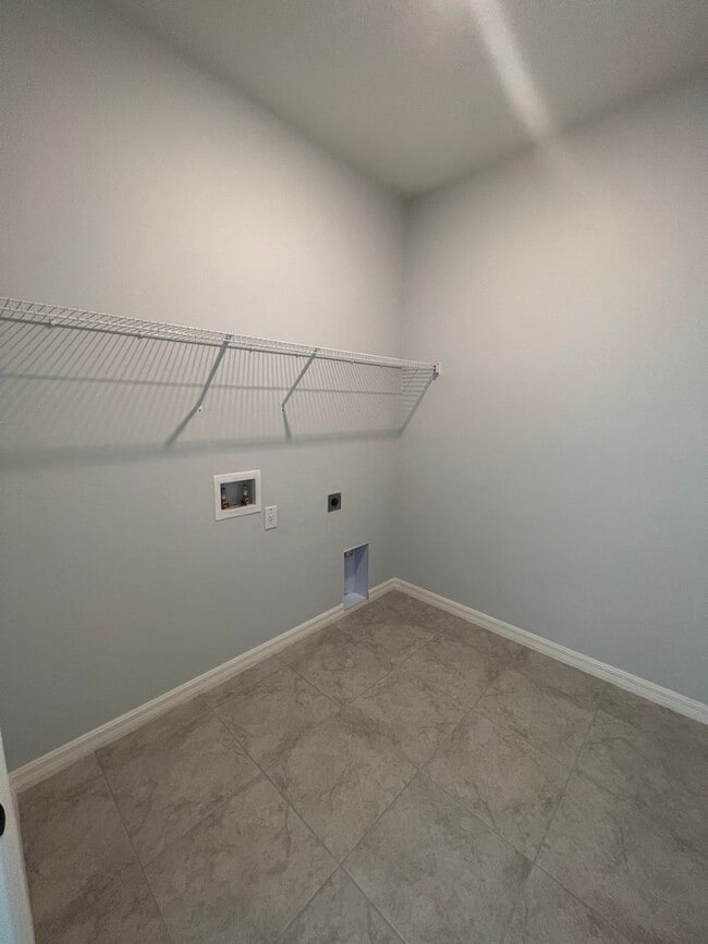 Building Photo - Beautiful 3 bedroom with den in Palmetto!