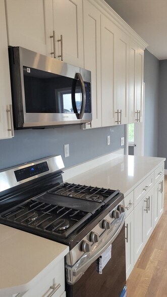 Building Photo - 341 Cambridge St