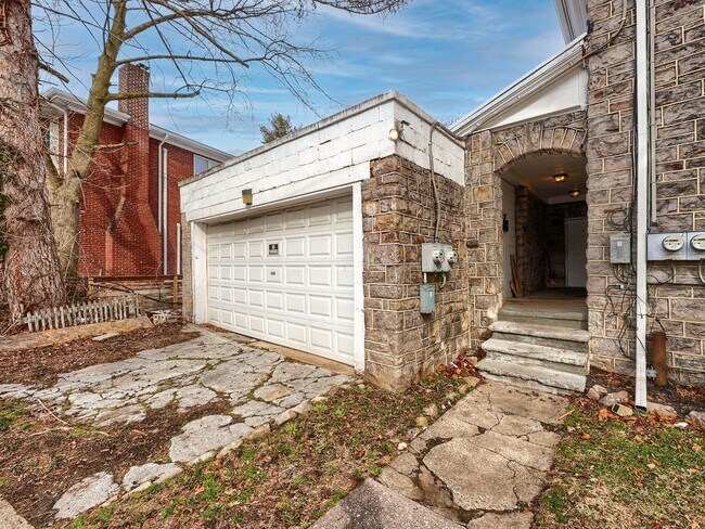 Building Photo - 3200 Green St