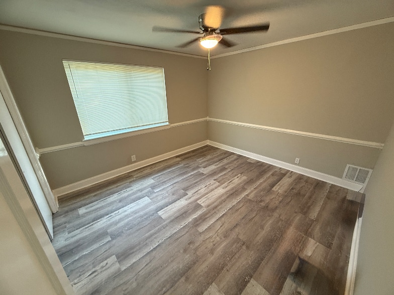 Building Photo - 2727 Pelzer Ave