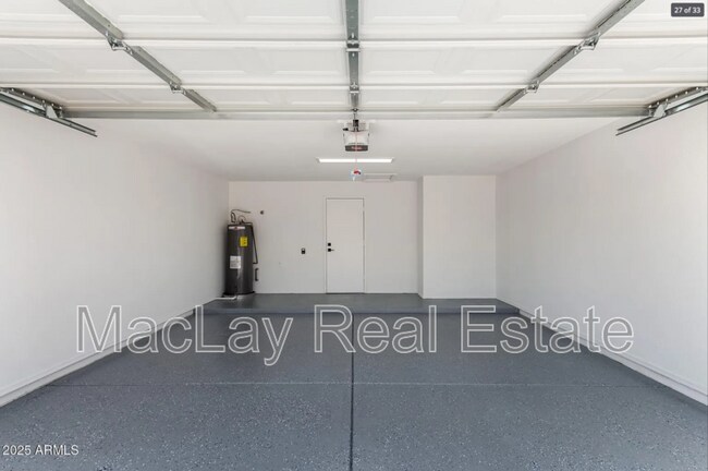 Building Photo - 10934 E Becker Ln