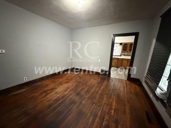 Building Photo - 619 Harmon-