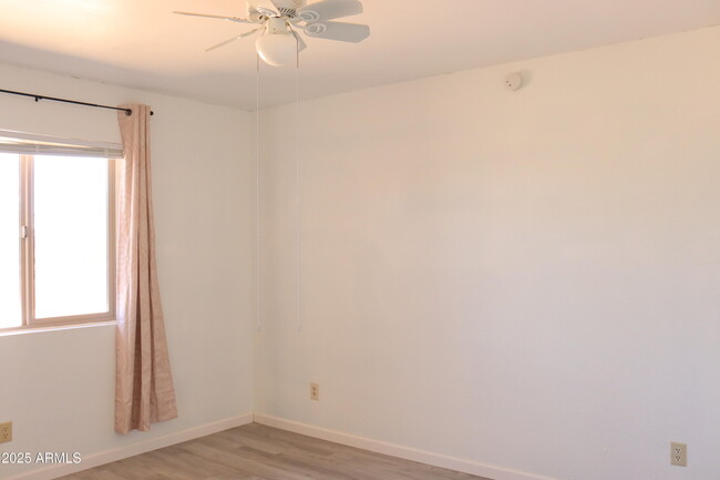 Building Photo - 1841 Lexington Dr