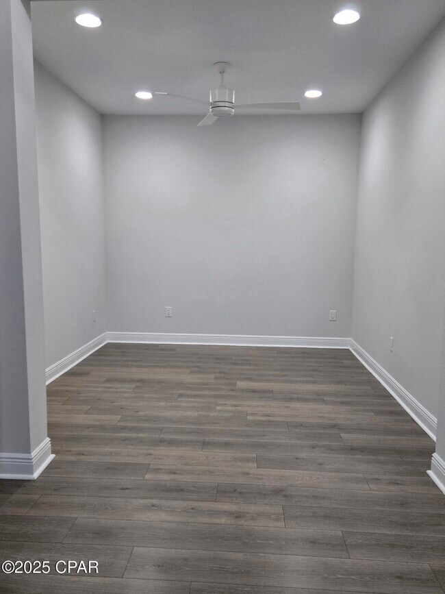 Building Photo - 8571 Island Breeze Ave