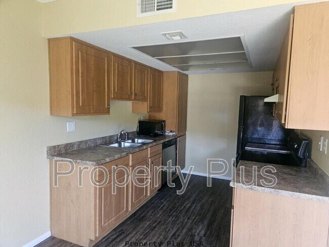 Building Photo - 3810 N Maryvale Pkwy