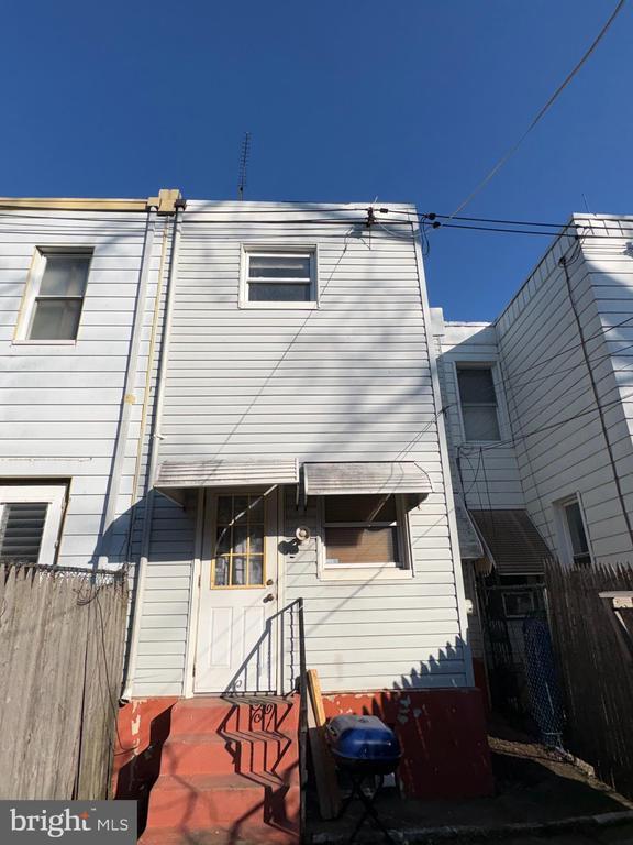 Building Photo - 3442 D St