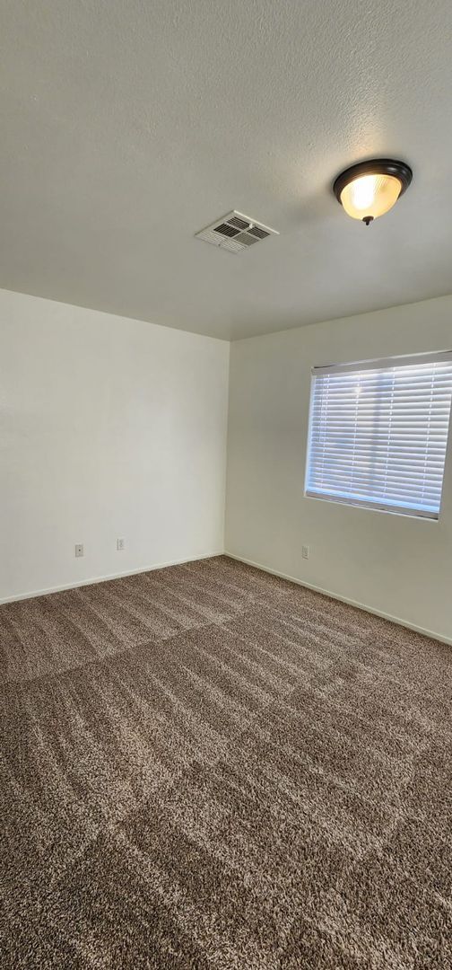 Building Photo - Beautiful 3-Bed, 2.5-Bath Home in Las Vegas