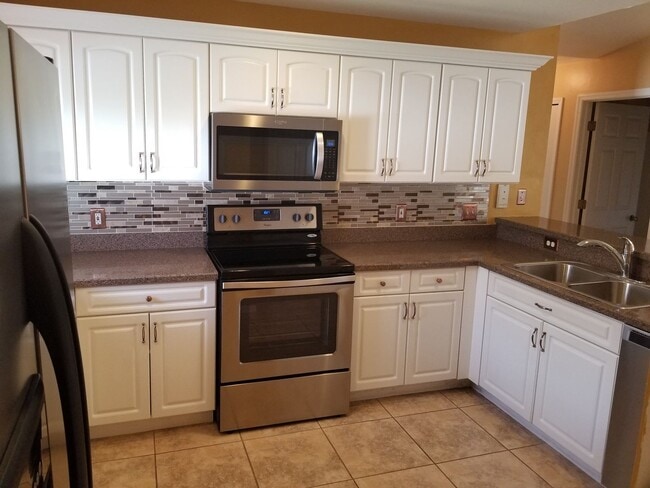 Building Photo - 2321 SW 19th St