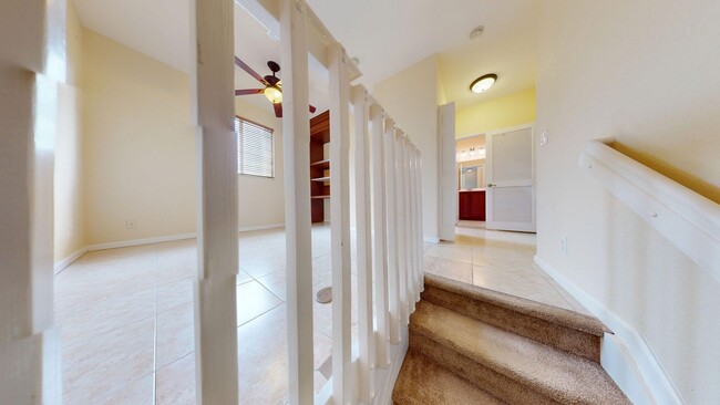 Building Photo - Modern Style Tri-Level Townhome 2BR/ 2.5BA...