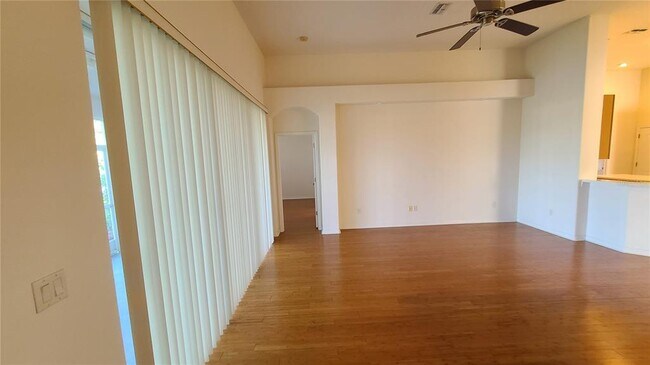 Building Photo - 31422 Bridgegate Dr