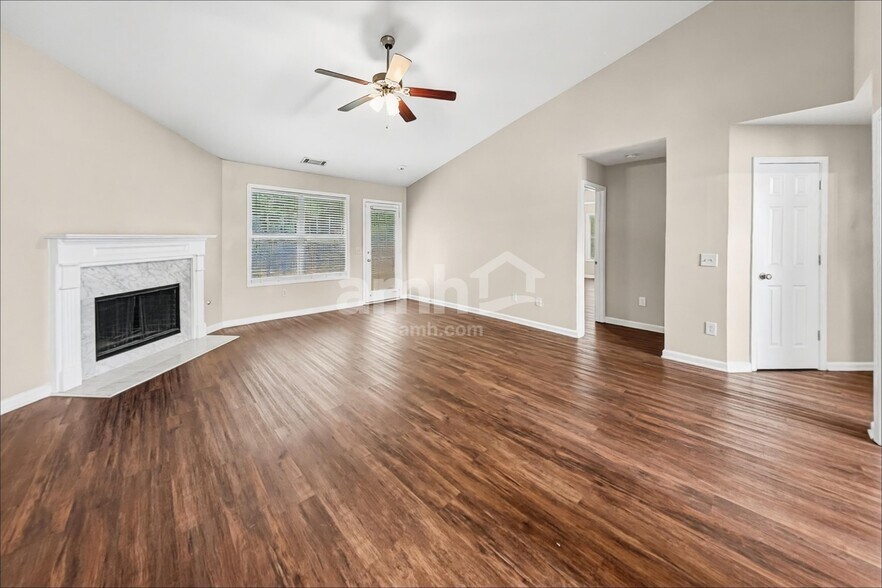 Building Photo - 3815 Hawk Tail Dr