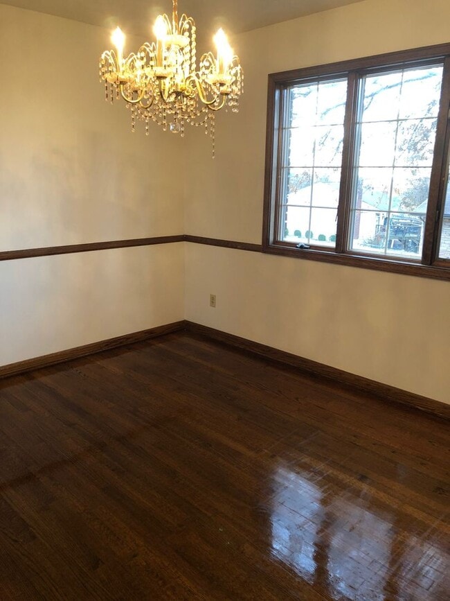 Building Photo - Old English Tudor Style Home in South Charleston