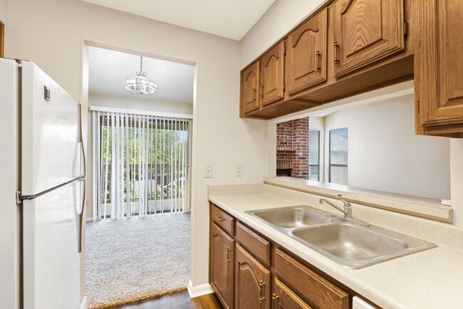 Building Photo - 1 Bedroom 1 bath Covington Oaks