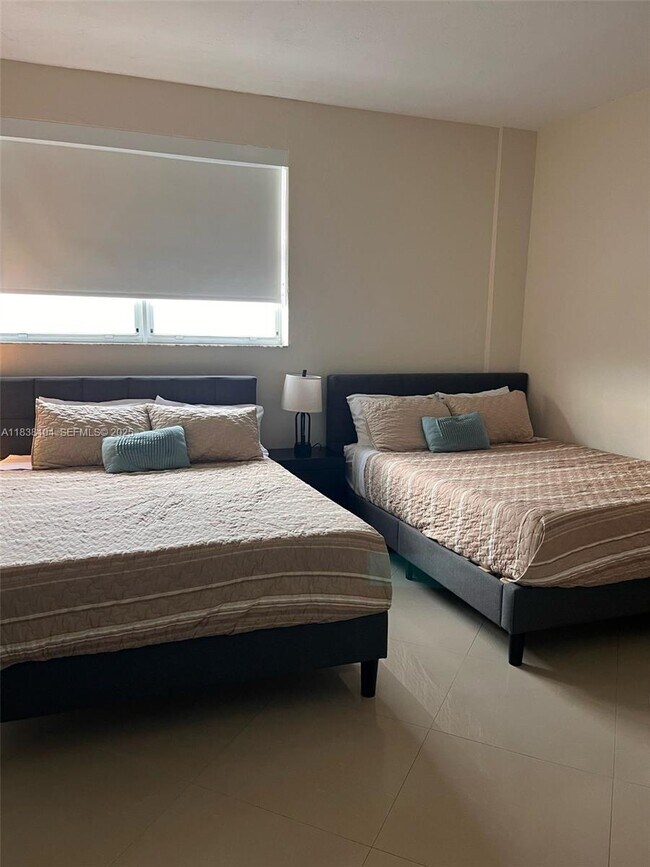 Building Photo - 3801 S Ocean Dr