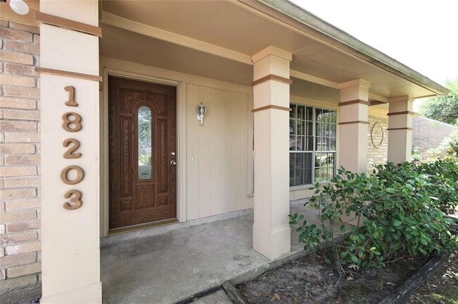 Building Photo - 18203 Brooknoll Dr