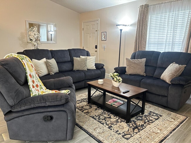 Building Photo - 13775 SW 115 Pl