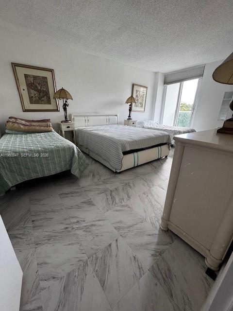 Building Photo - 100 Bayview Dr