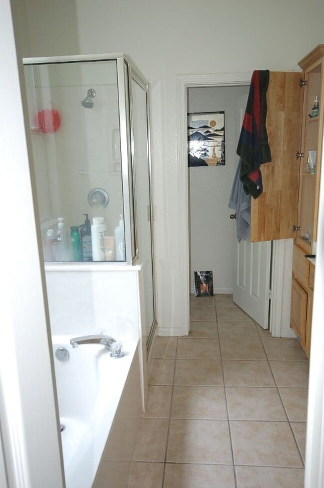 Building Photo - 5406 Martin Ave